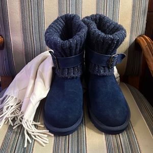 ORIGINAL UGG Sweater cuffs Bootie color blue  size 7